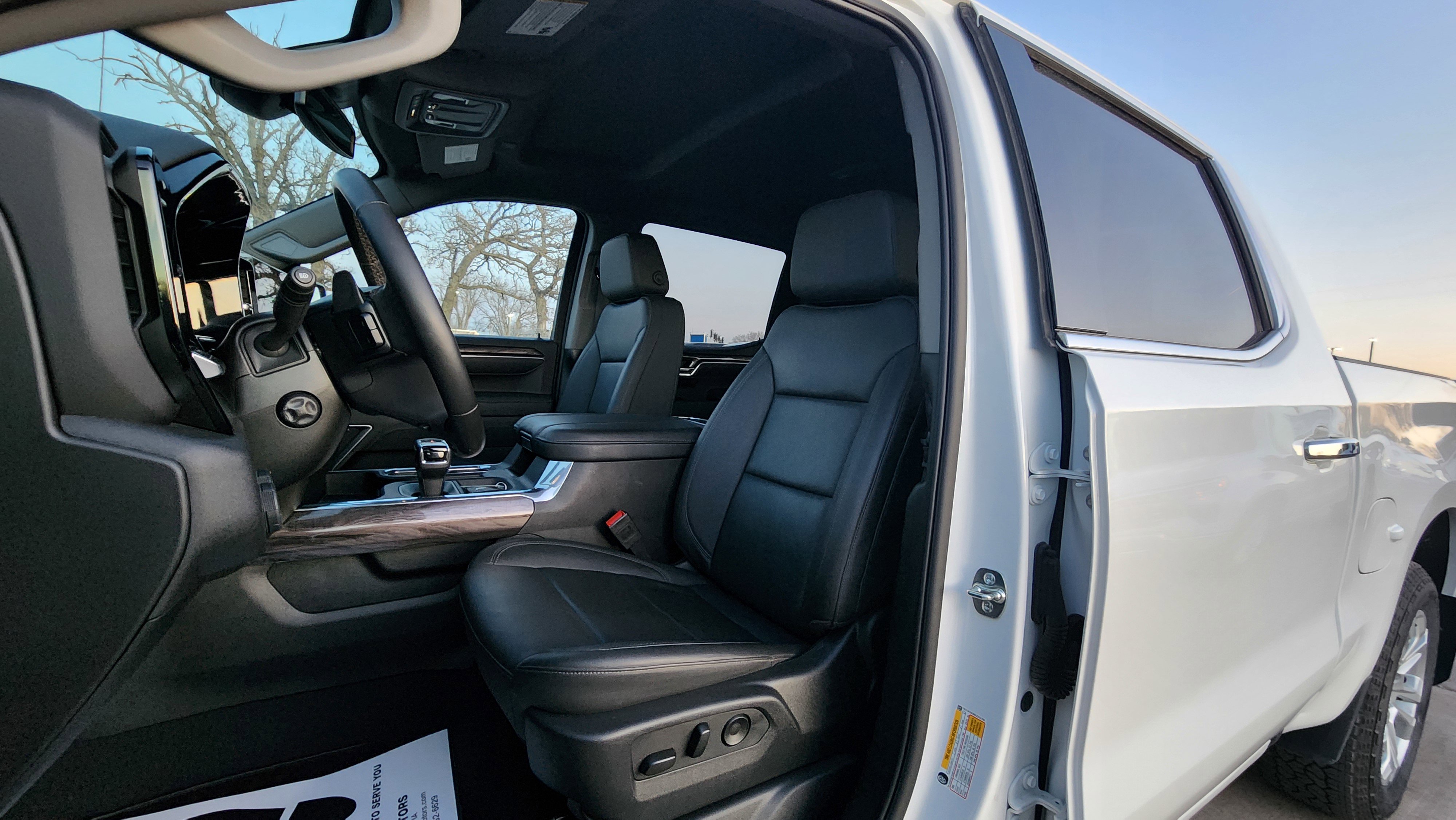 Certified 2025 Chevrolet Silverado 1500 LTZ image 10