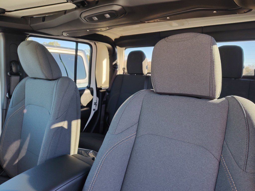 New 2026 Jeep Gladiator Sport AWD/4WD image 15