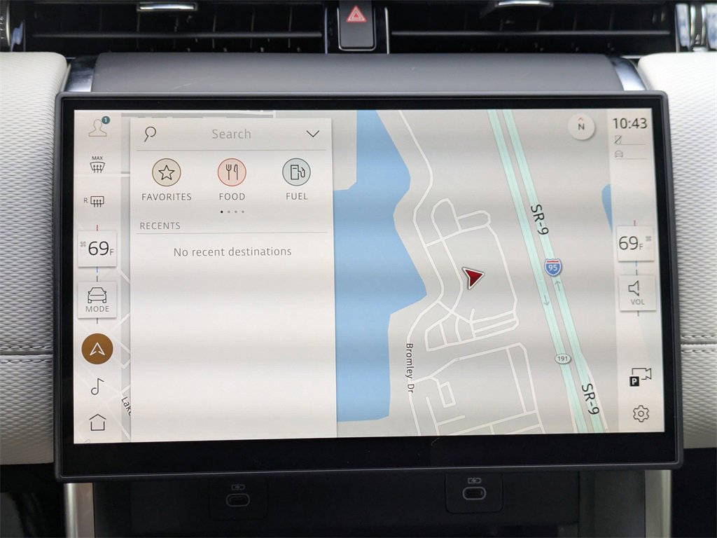 New 2025 Land Rover Discovery Sport Dynamic SE image 24