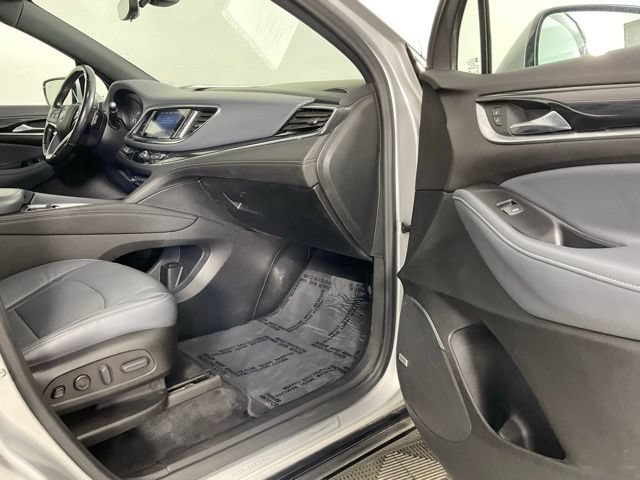 Used 2022 Buick Enclave Premium AWD/4WD image 17