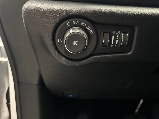 New 2026 Chrysler Pacifica Select image 28