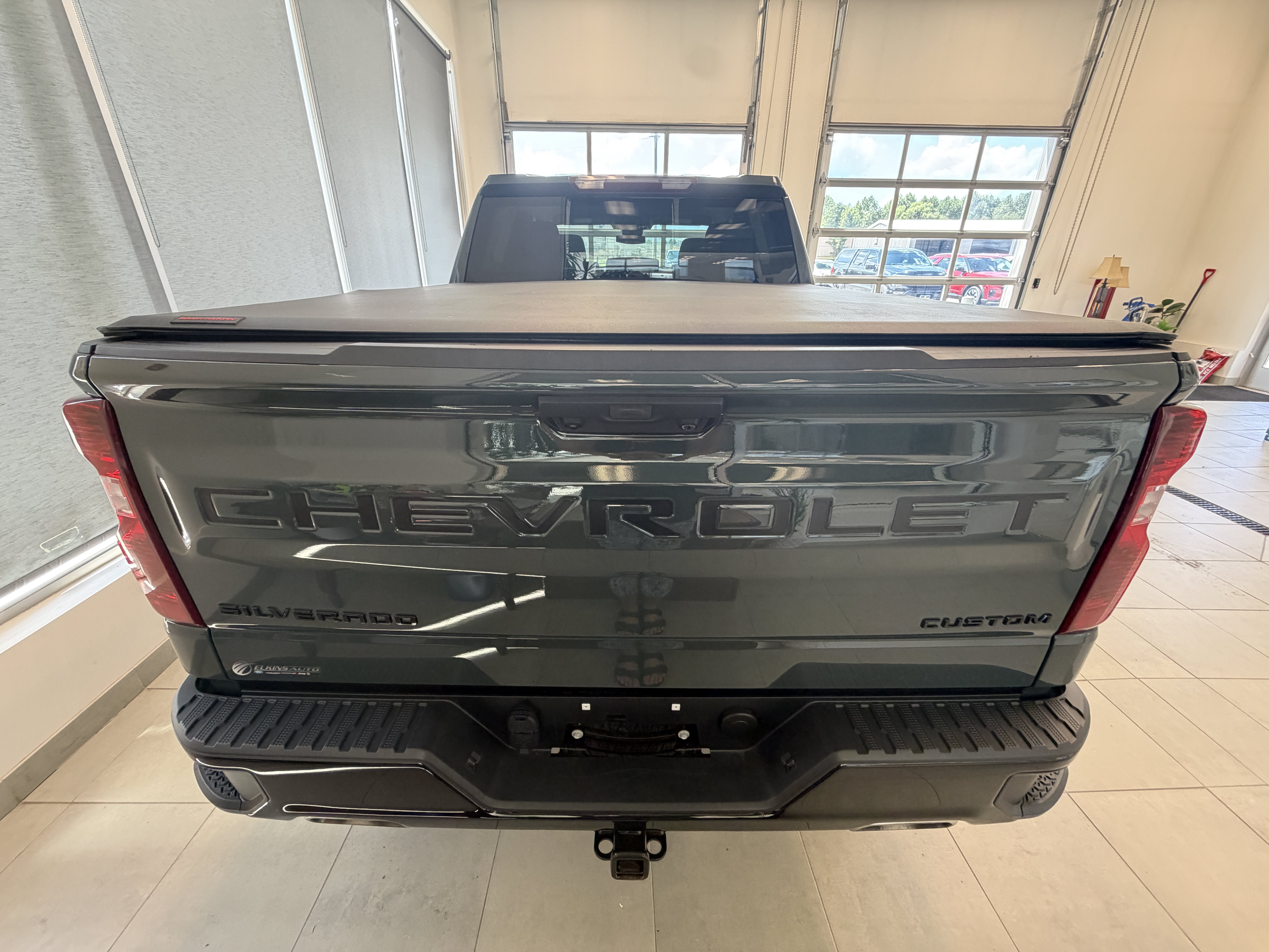 Used 2026 Chevrolet Silverado 1500 Custom Trail Boss w/ LPO, Dark Essentials Package AWD/4WD image 3