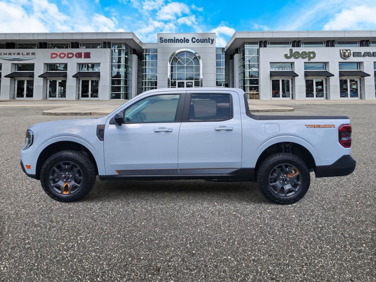 Used 2025 Ford Maverick Tremor AWD/4WD image 5