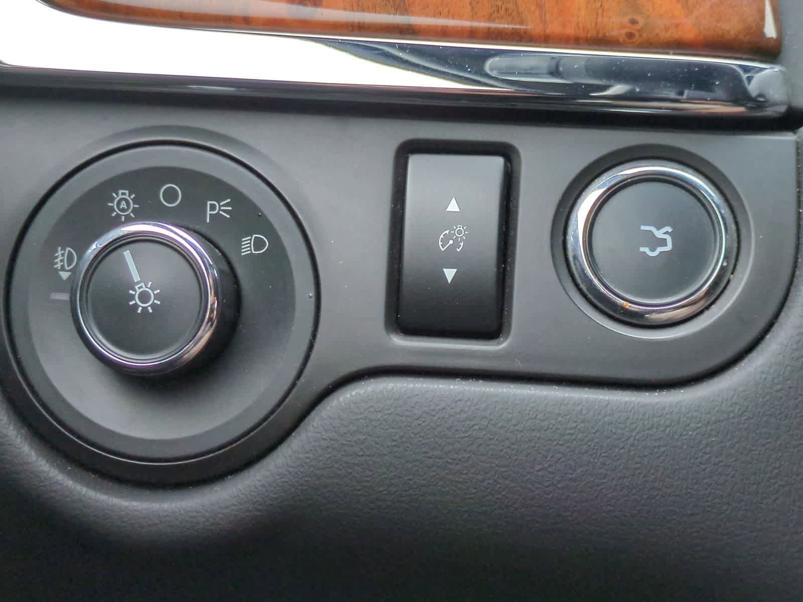 Used 2013 Lincoln MKS FWD image 26