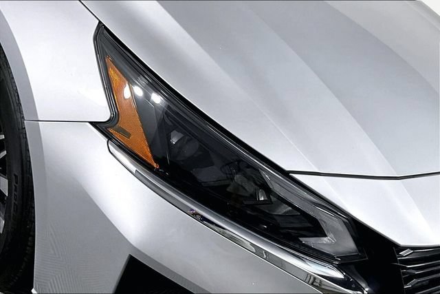 Used 2023 Nissan Altima 2.5 SV w/ SV Premium Package FWD image 28