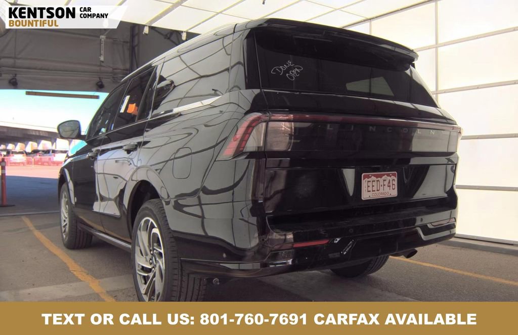 Used 2025 Lincoln Navigator Reserve AWD/4WD image 6