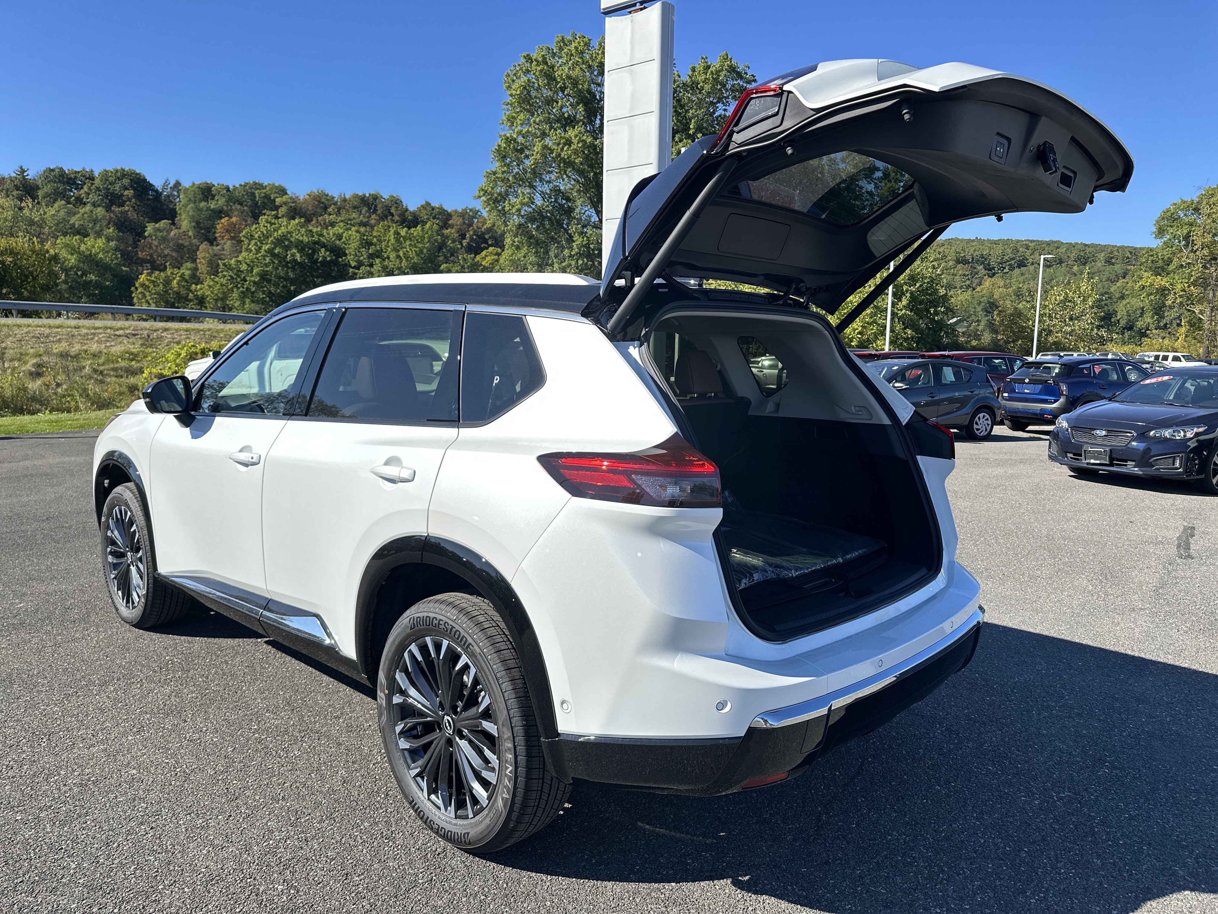 New 2026 Nissan Rogue Platinum image 31