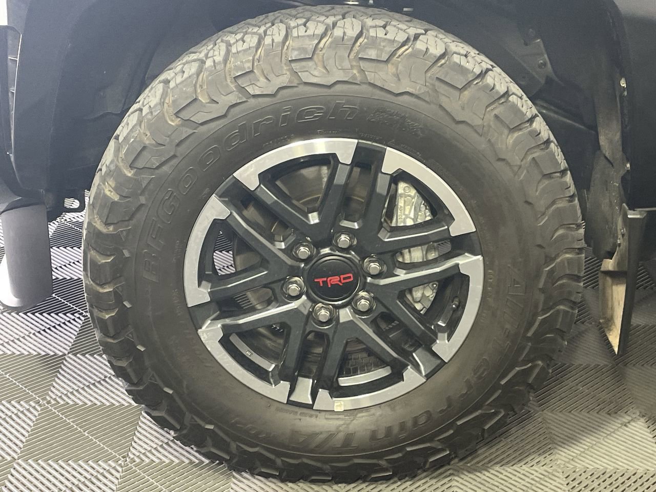 Used 2024 Toyota Tacoma TRD Sport image 9