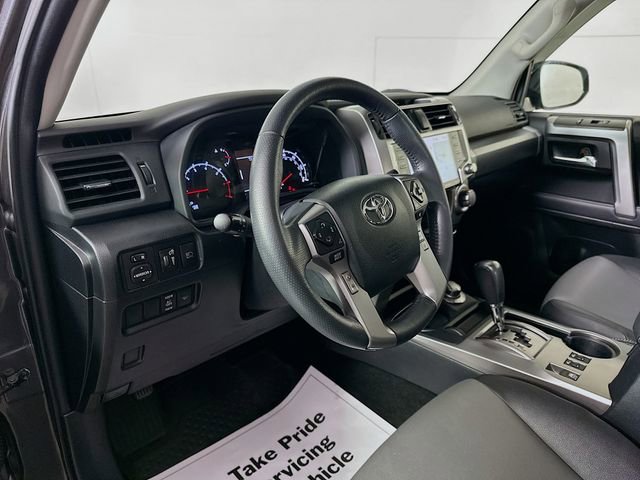 Used 2022 Toyota 4Runner SR5 Premium image 10