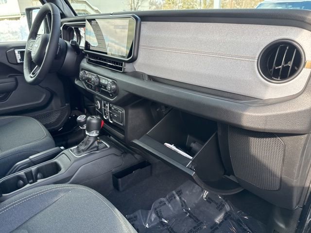 Used 2025 Jeep Wrangler Sport S image 30