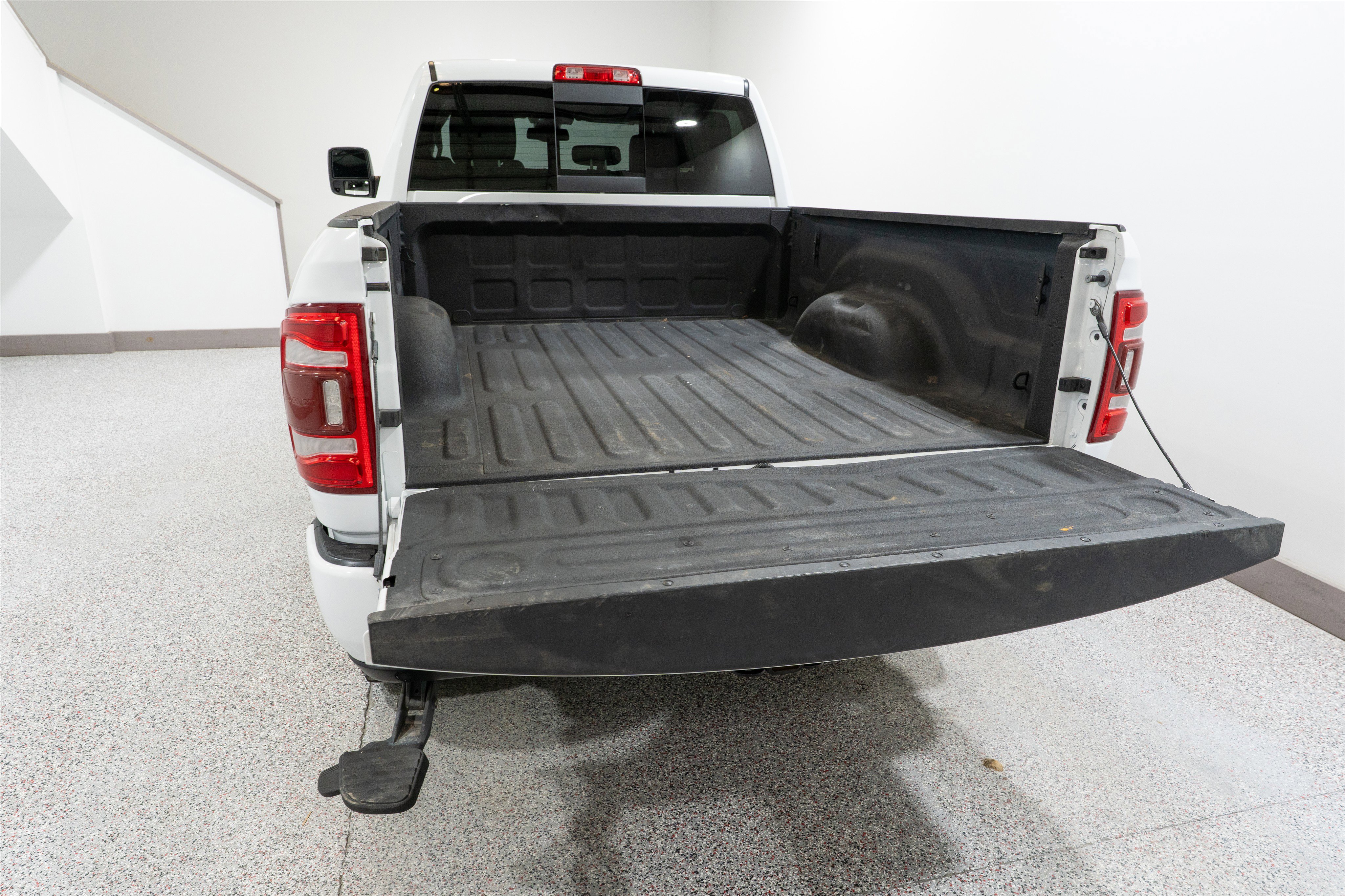 Used 2023 RAM 2500 Laramie AWD/4WD image 11