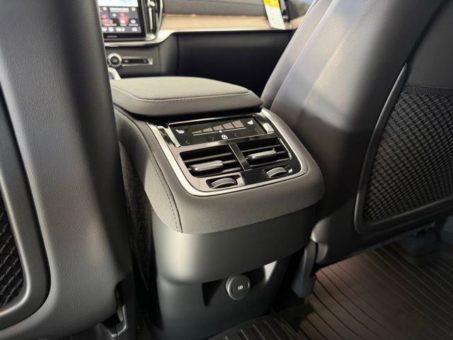 New 2026 Volvo XC90 B5 Plus w/ Protection Package image 26