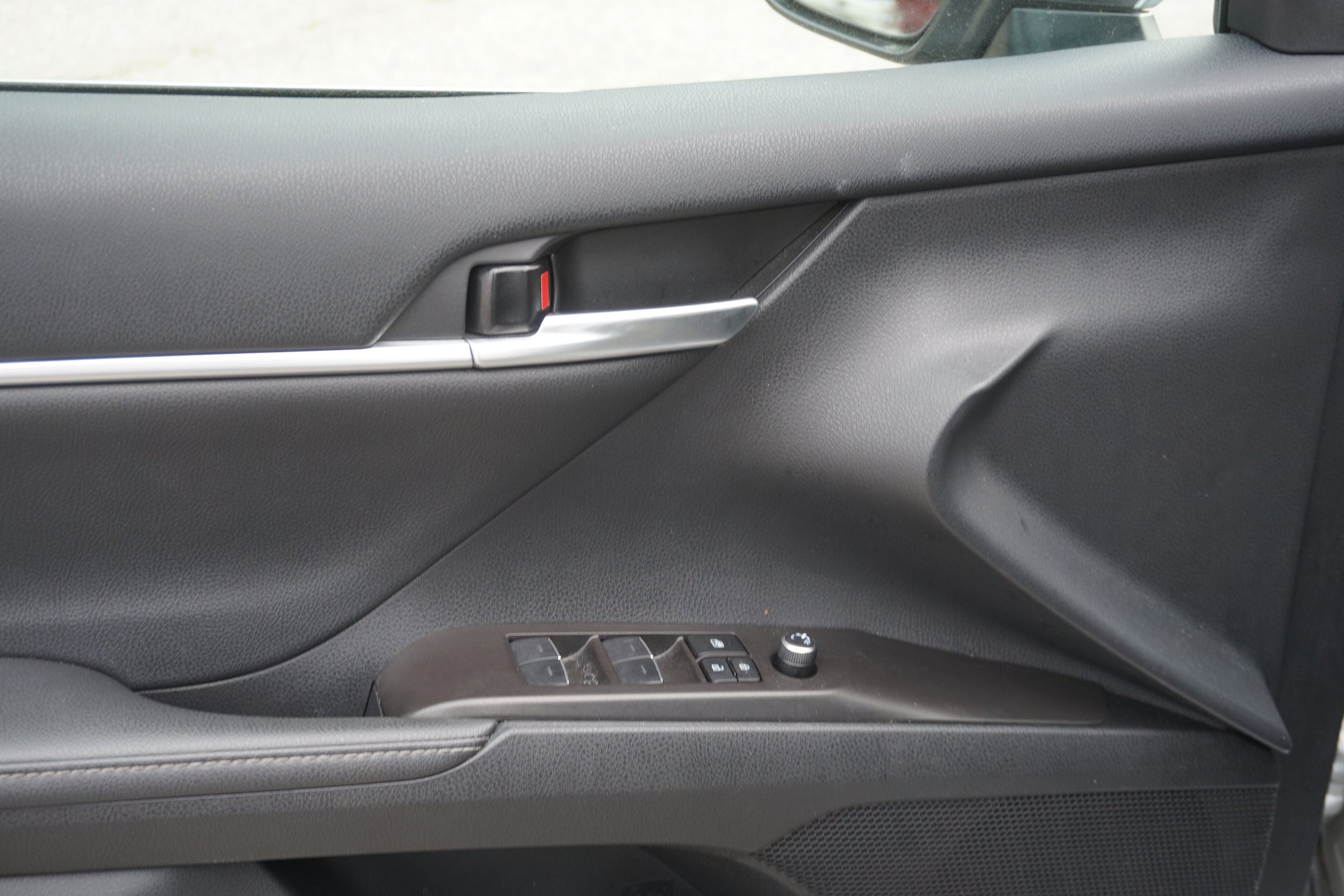 Used 2023 Toyota Camry XLE w/ Navigation Package FWD image 10