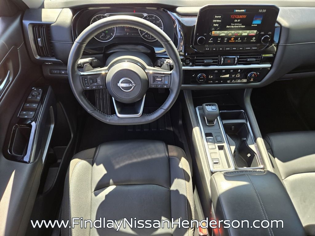 Used 2025 Nissan Pathfinder SL FWD image 13