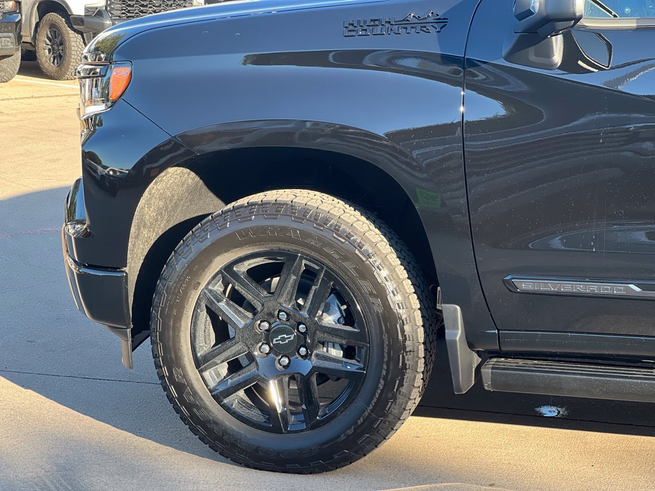 New 2026 Chevrolet Silverado 1500 High Country w/ Midnight Edition AWD/4WD image 27