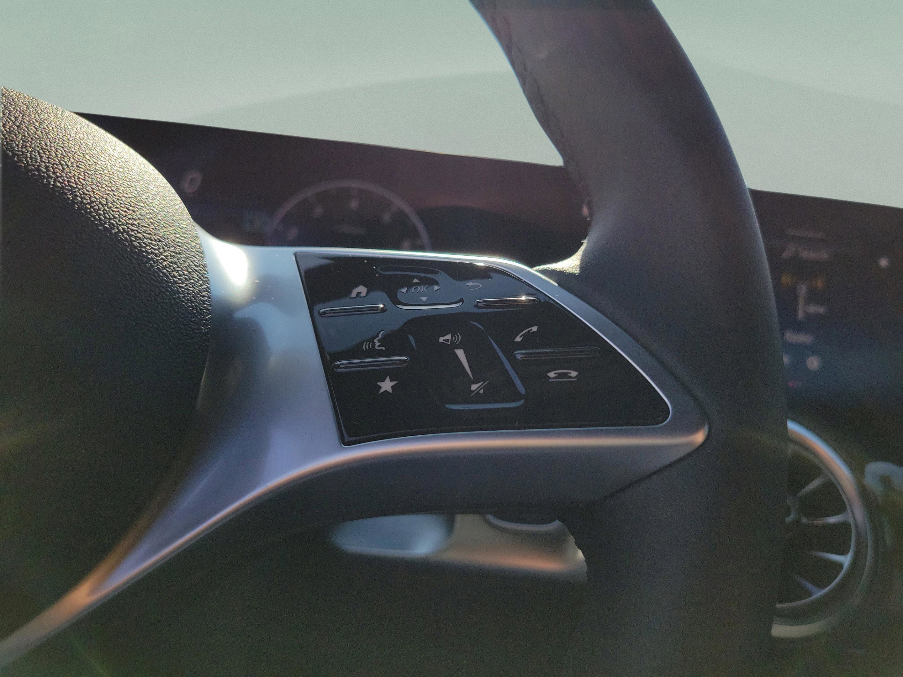 Certified 2025 Mercedes-Benz GLB 250 image 22