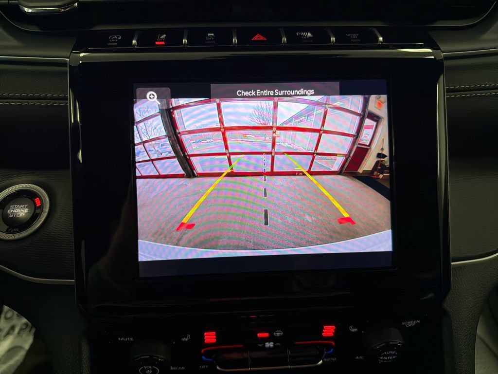 New 2025 Jeep Grand Cherokee Laredo X w/ Luxury Tech Group I AWD/4WD image 19