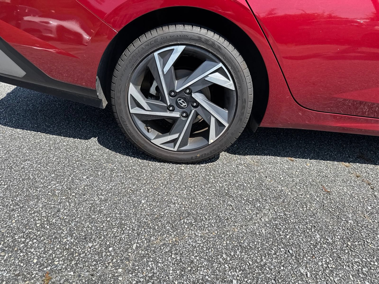 Certified 2024 Hyundai Elantra Limited FWD image 11