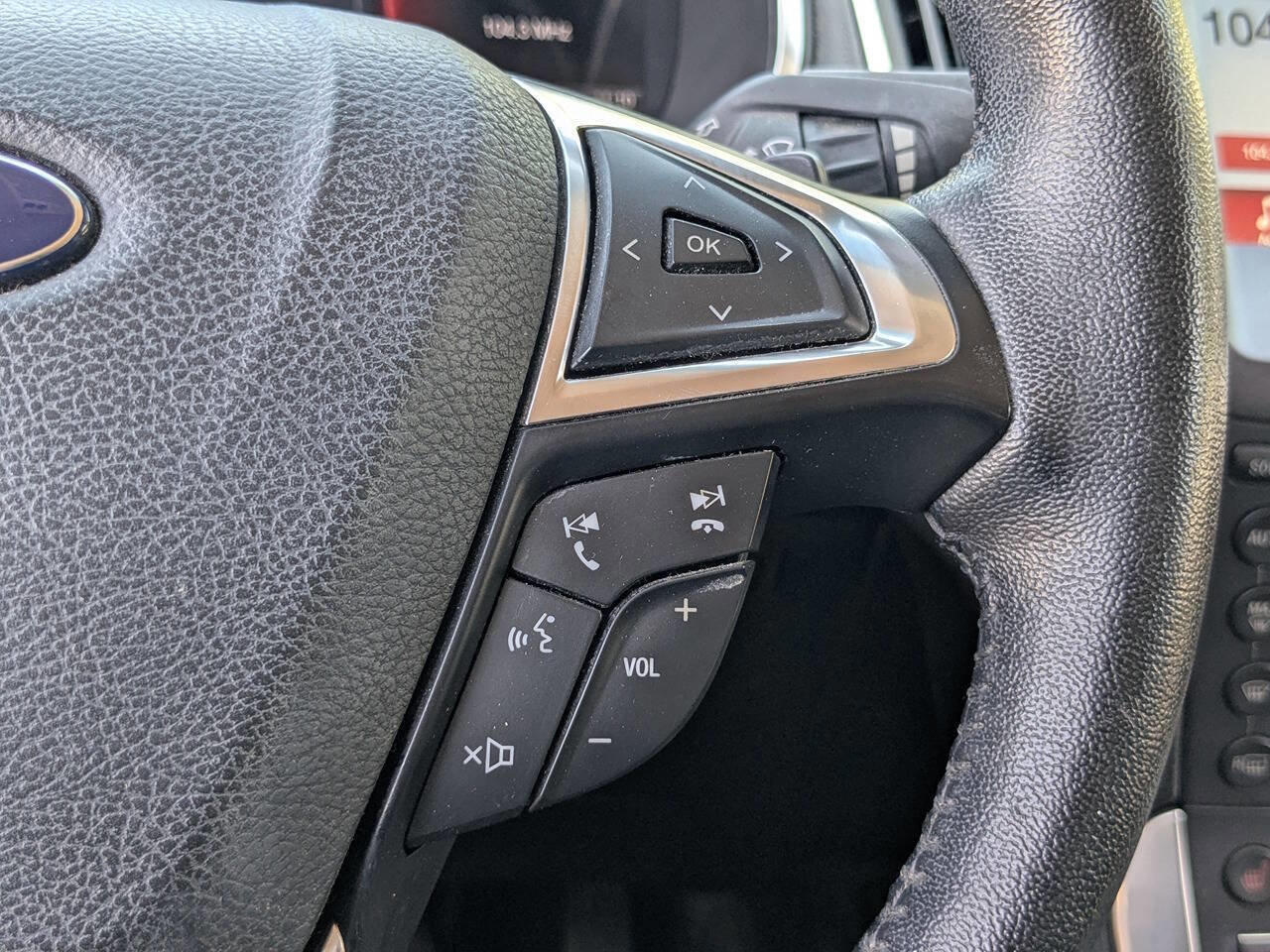 Used 2016 Ford Edge Titanium image 31