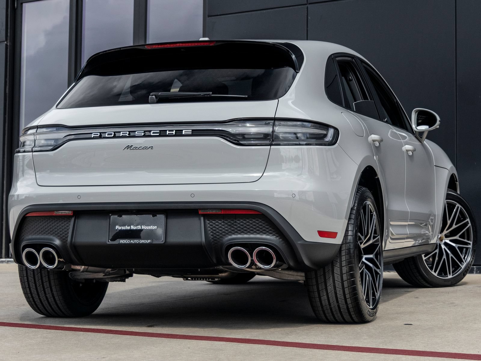 Certified 2026 Porsche Macan AWD/4WD image 11