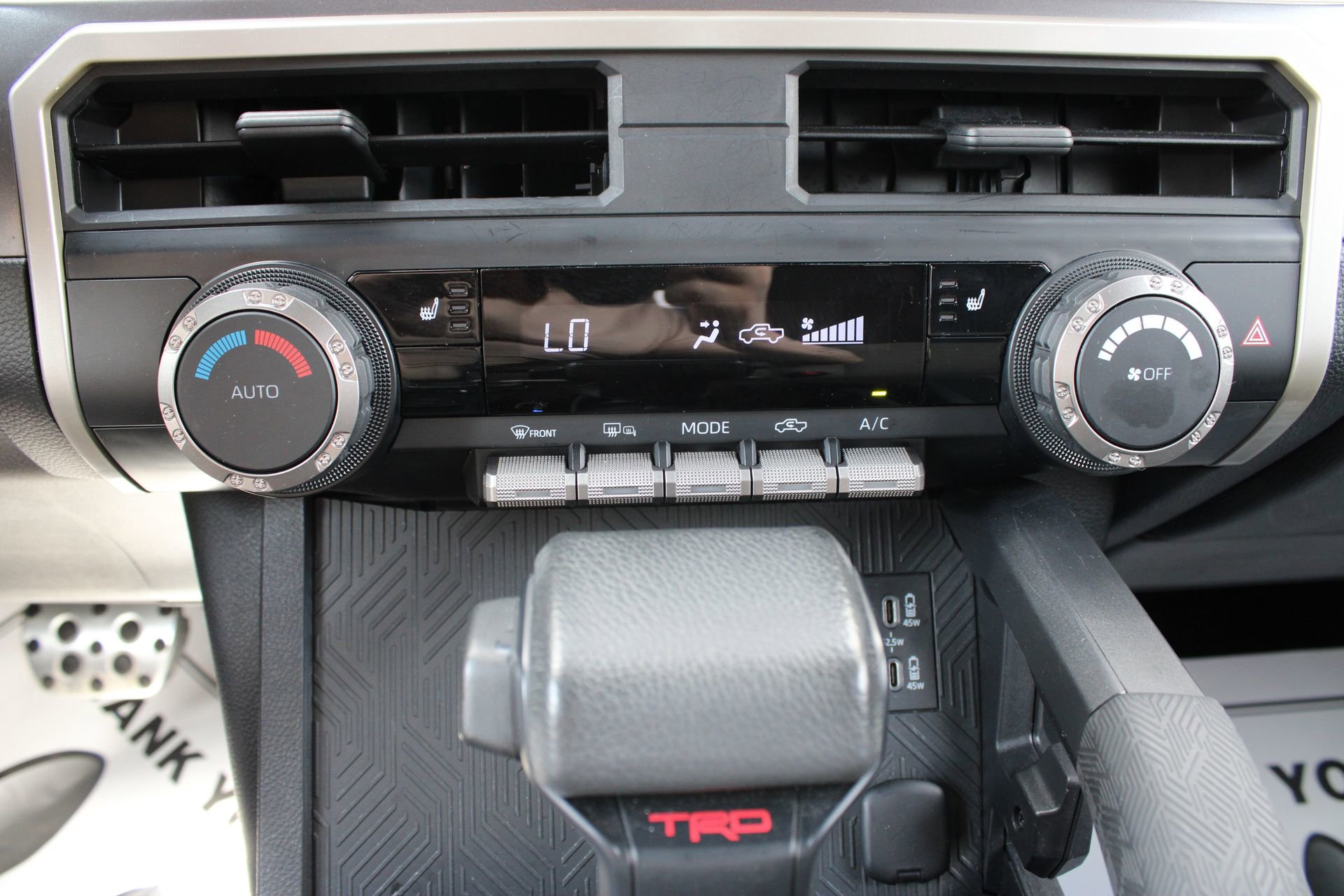 Used 2025 Toyota Tacoma TRD Sport image 35