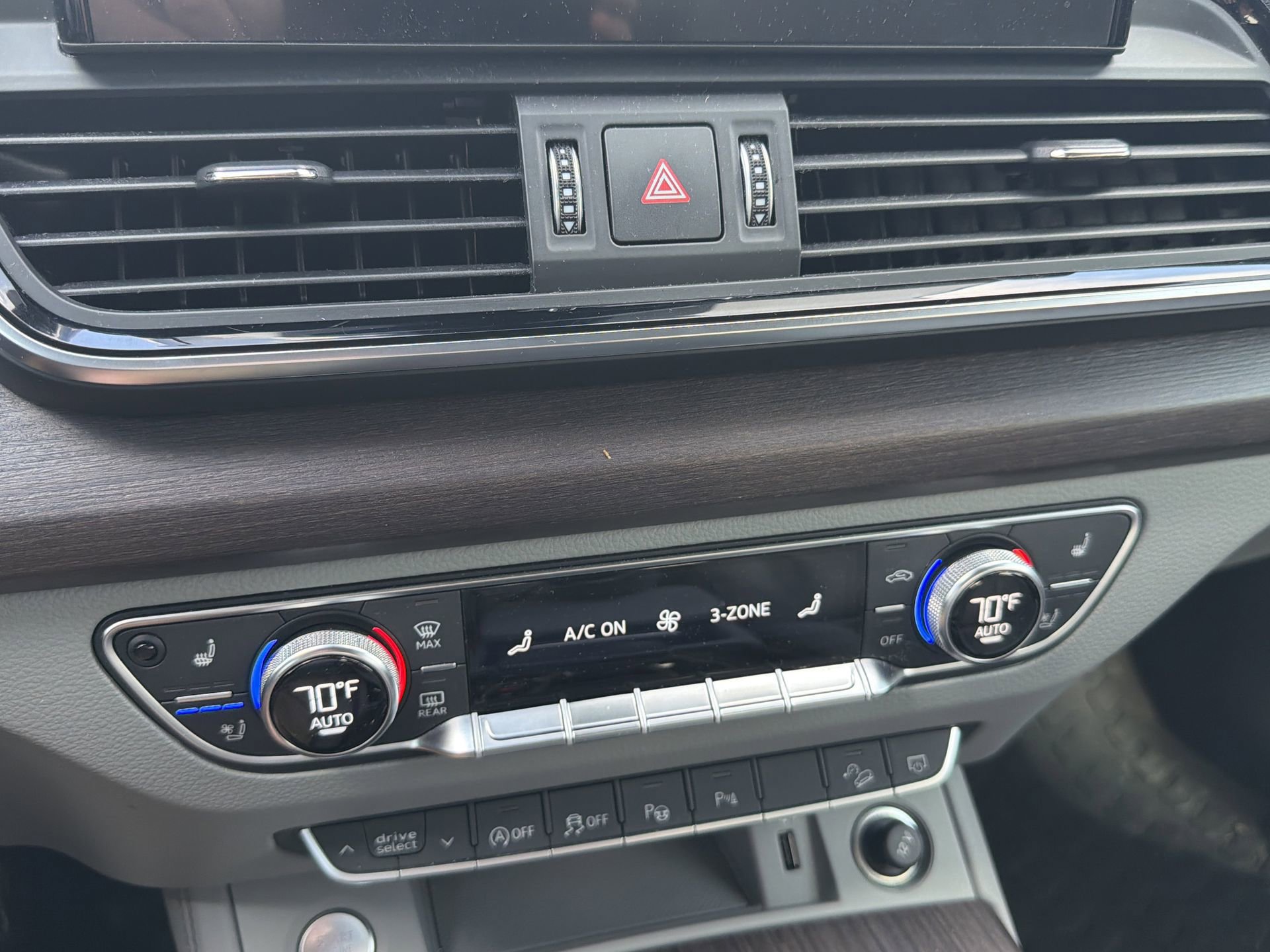 Used 2021 Audi Q5 Prestige w/ Prestige Package AWD/4WD image 33