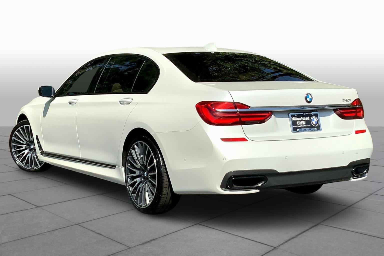 Used 2017 BMW 740i RWD image 12