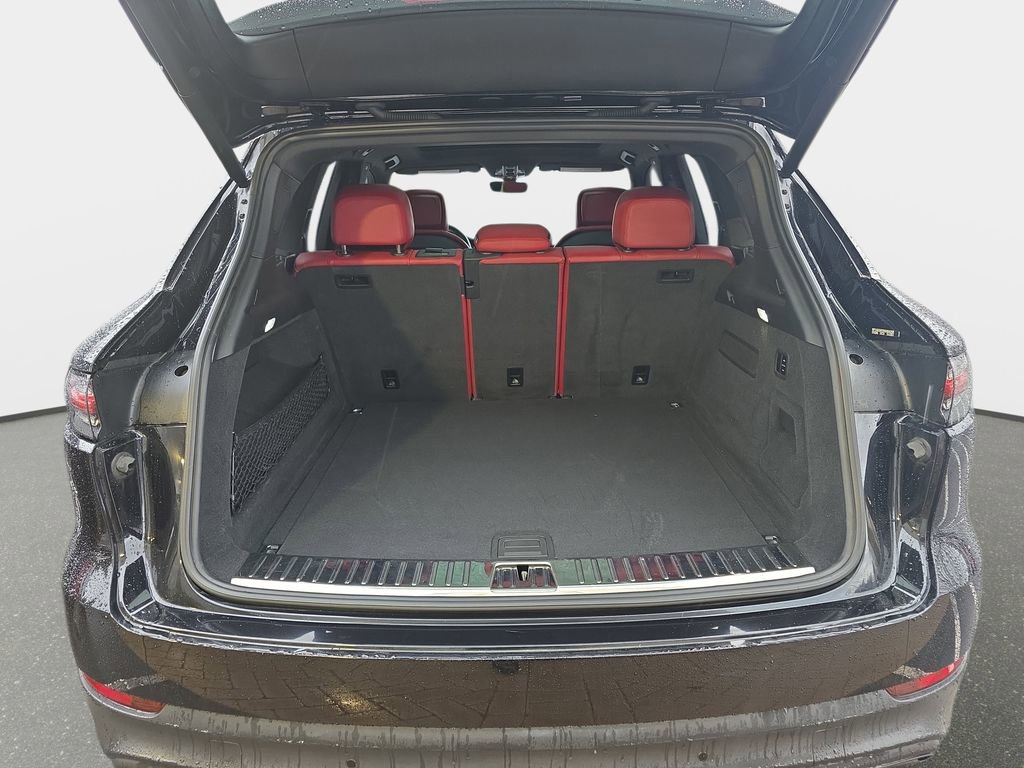 Used 2022 Porsche Cayenne AWD/4WD image 14