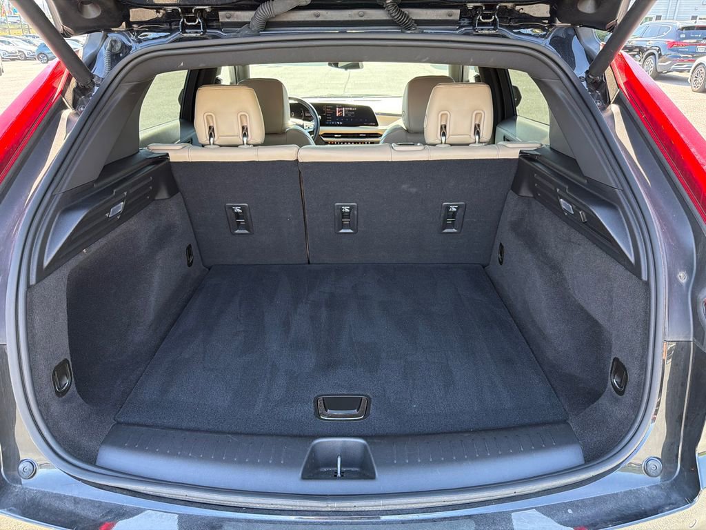 Used 2024 Cadillac XT4 Luxury w/ Cold Weather Package image 18
