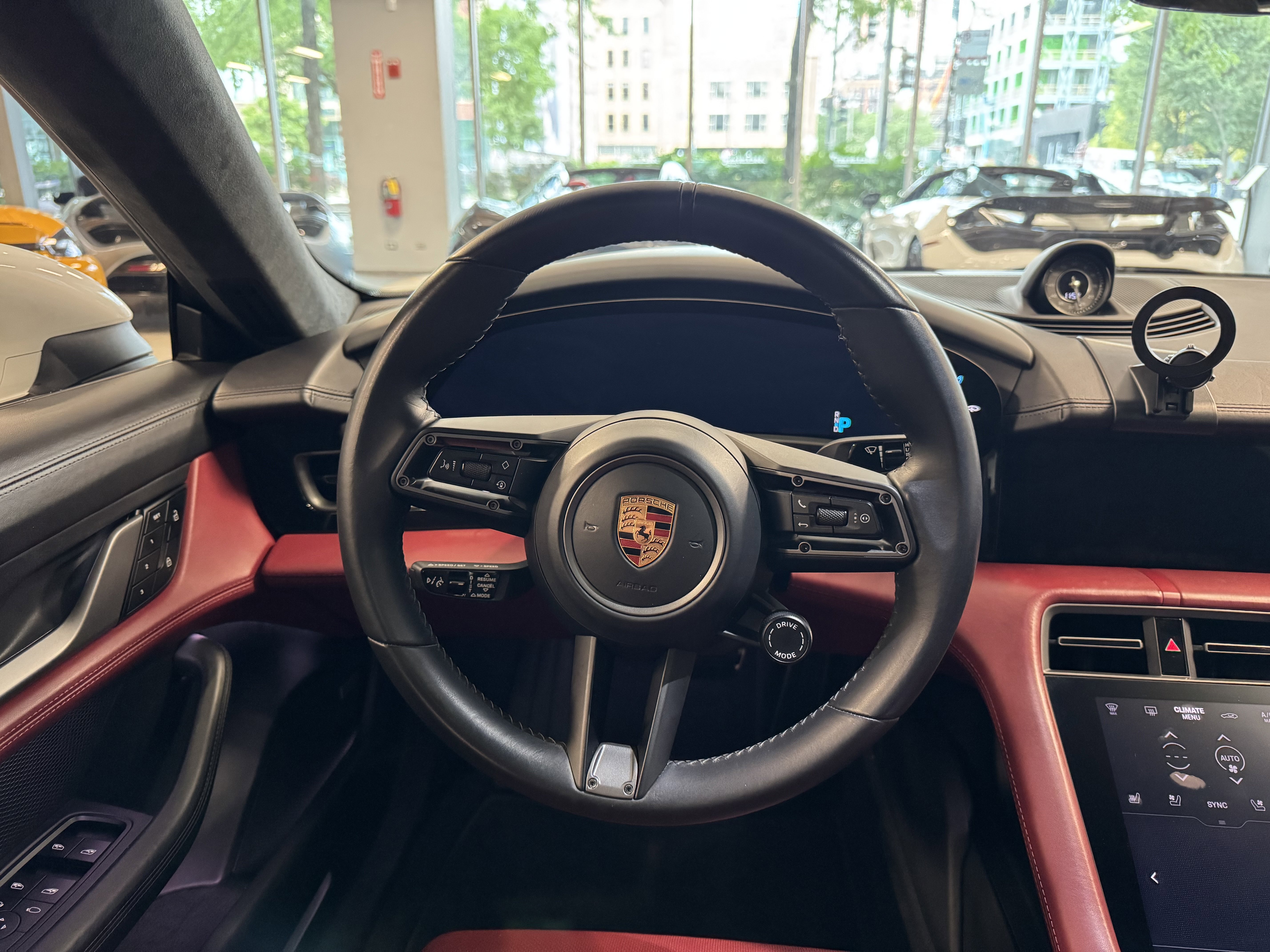 Used 2022 Porsche Taycan image 12