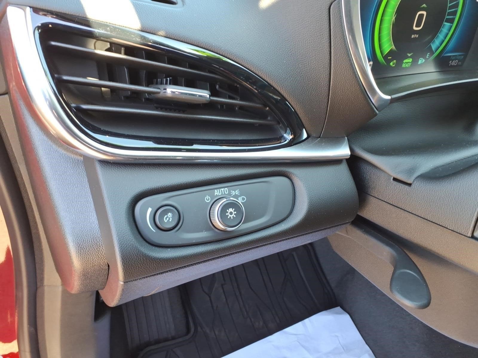 Used 2018 Chevrolet Volt Premier w/ LPO, Blackout Package image 16