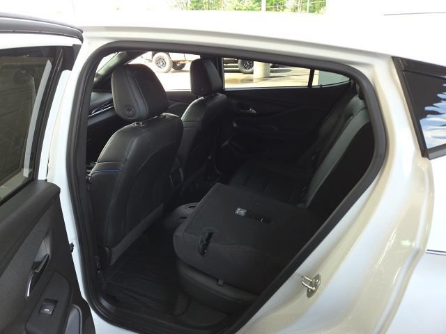 Used 2024 Buick Envista Sport Touring w/ Convenience I Package FWD image 43