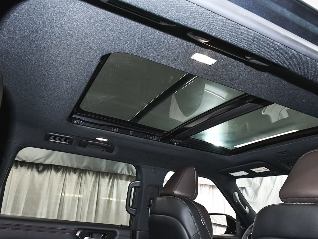 Used 2025 Nissan Armada Platinum Reserve AWD/4WD image 56