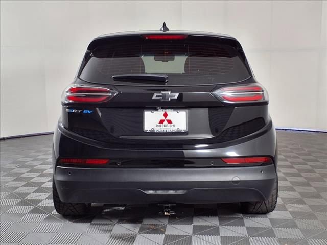 Used 2022 Chevrolet Bolt LT w/ Infotainment Package FWD image 6