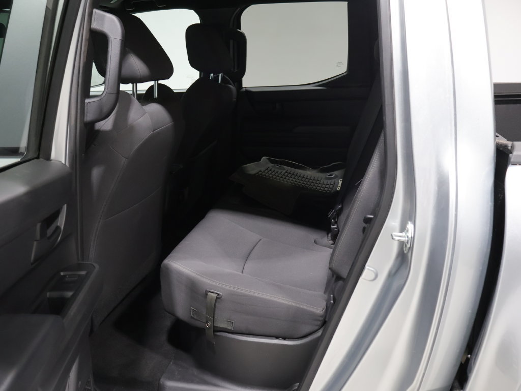 Used 2025 Toyota Tacoma SR w/ SR Upgrade Package AWD/4WD image 16