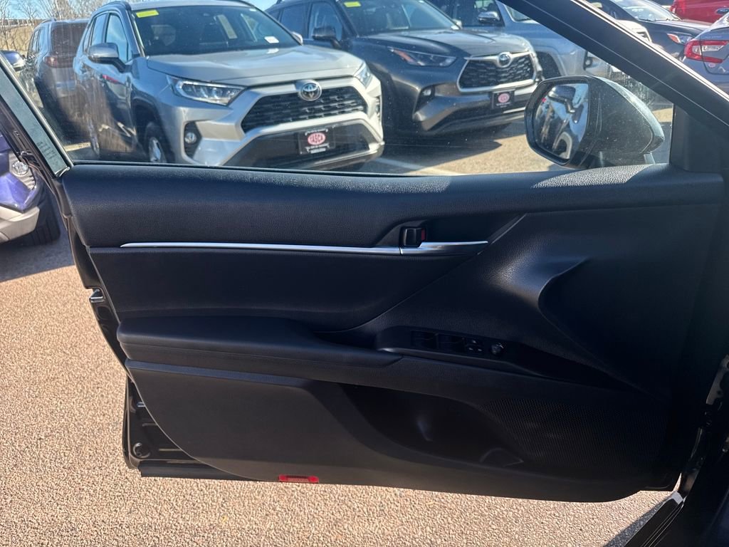 Used 2023 Toyota Camry LE image 32