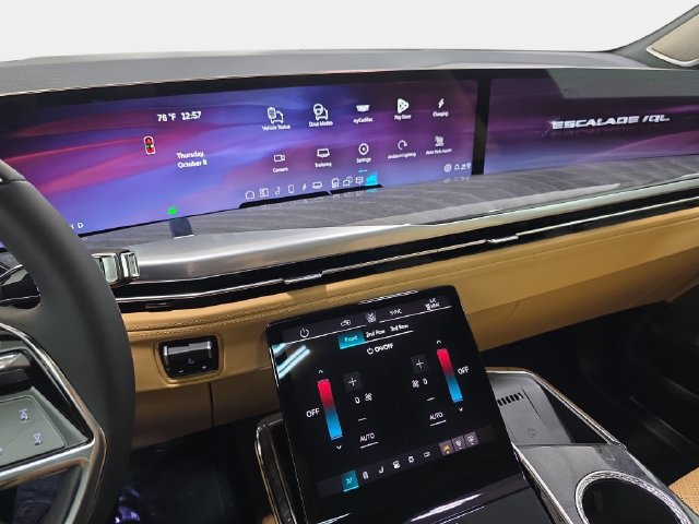 New 2026 Cadillac Escalade IQL Sport 2 w/ LPO, Floor Liner Package AWD/4WD image 17