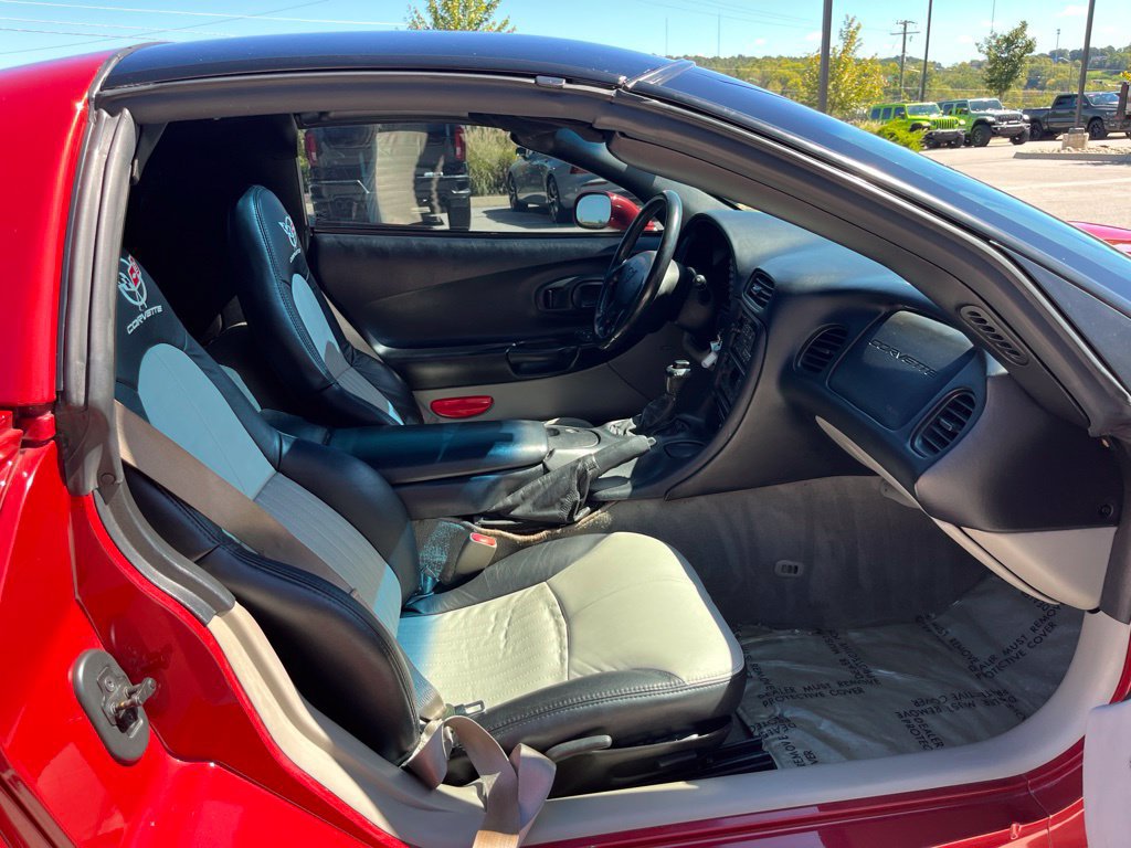 Used 1997 Chevrolet Corvette Coupe RWD image 22