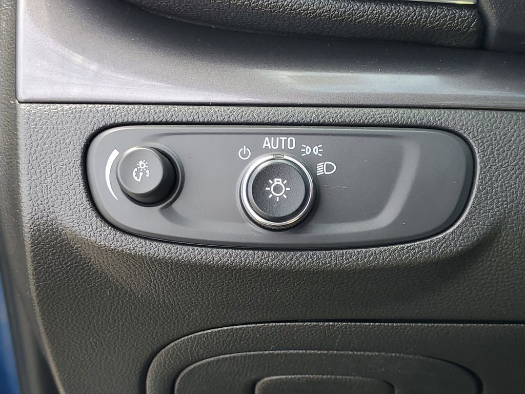 Used 2020 Buick Encore Preferred w/ Safety Package FWD image 20