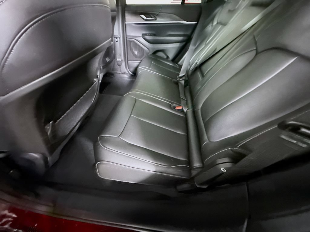 Used 2024 Jeep Grand Cherokee Limited AWD/4WD image 29