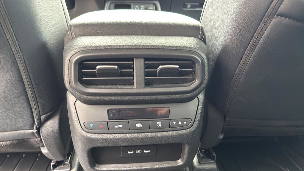 Used 2025 Honda Pilot EX-L image 17