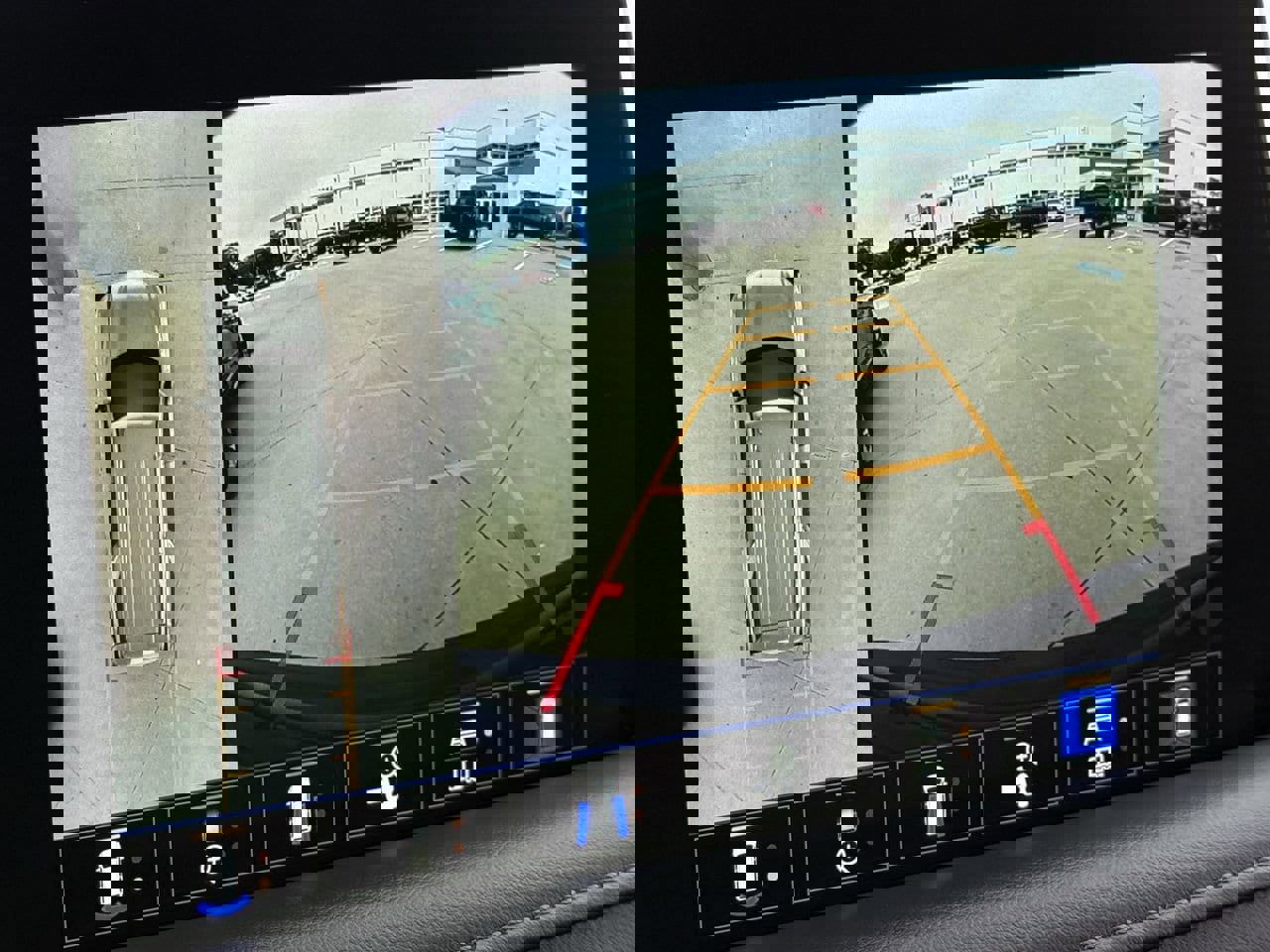 Used 2022 Chevrolet Tahoe LT w/ Luxury Package image 15