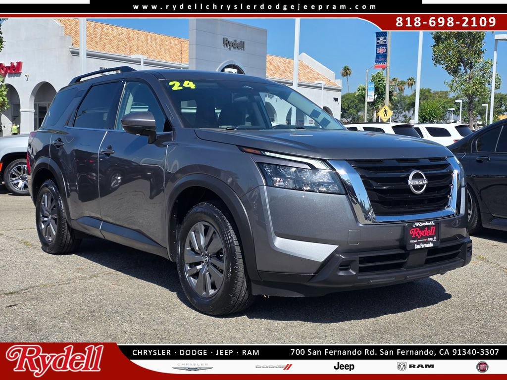 Used 2024 Nissan Pathfinder SV FWD image 1