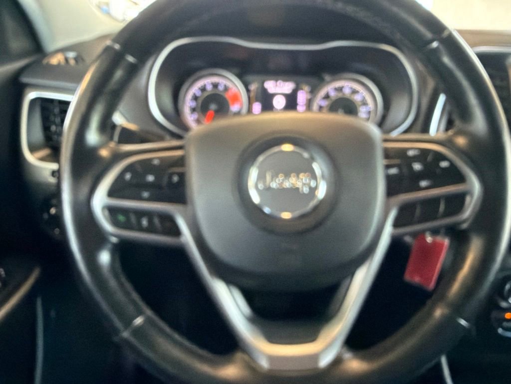 Used 2020 Jeep Cherokee Latitude w/ Cold Weather Group FWD image 18