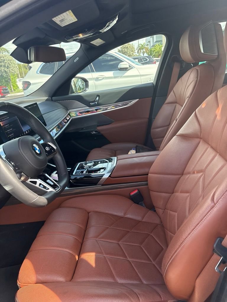 Certified 2023 BMW 760i xDrive w/ Parking Assistance Package AWD/4WD image 4