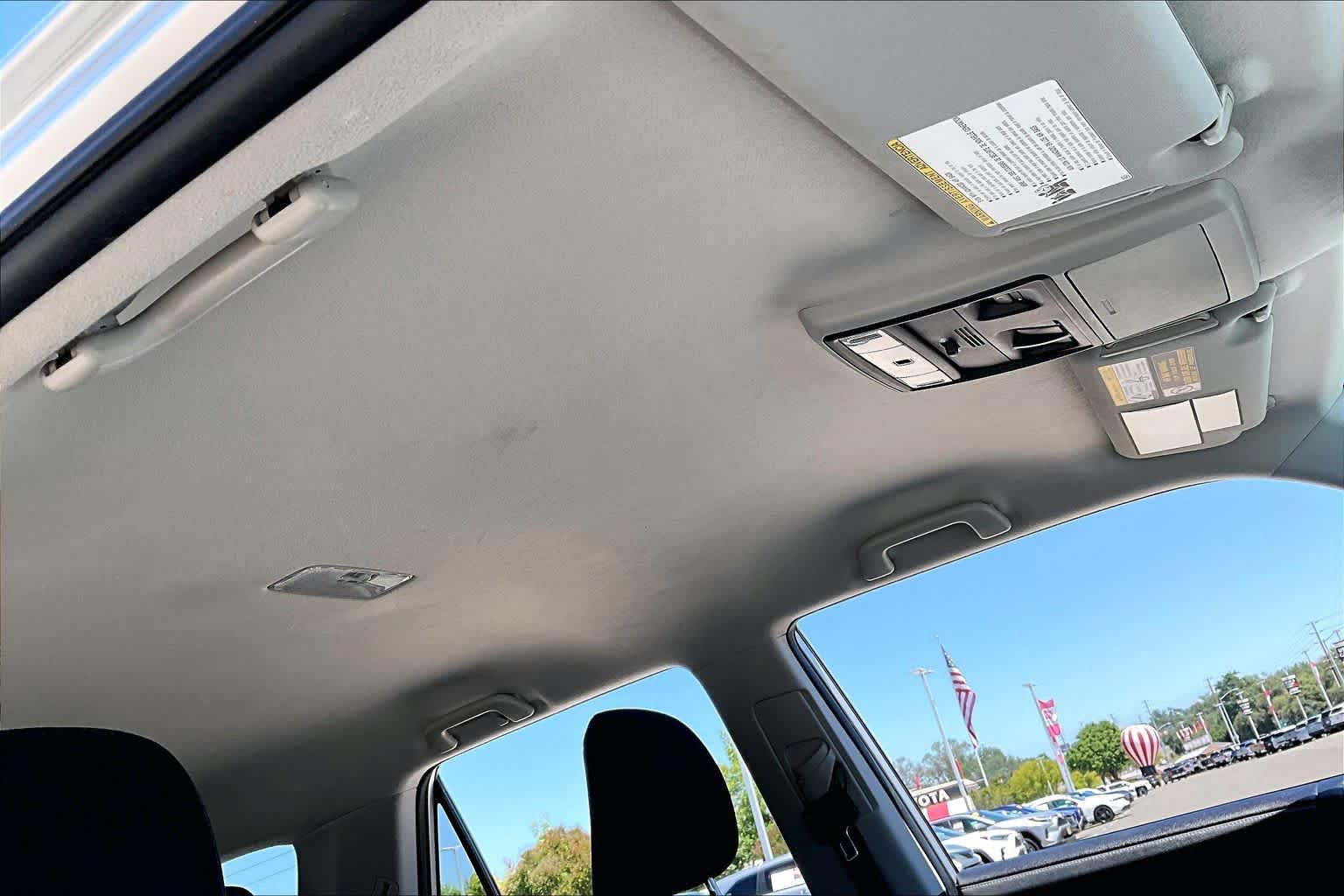 Used 2021 Toyota 4Runner SR5 AWD/4WD image 13