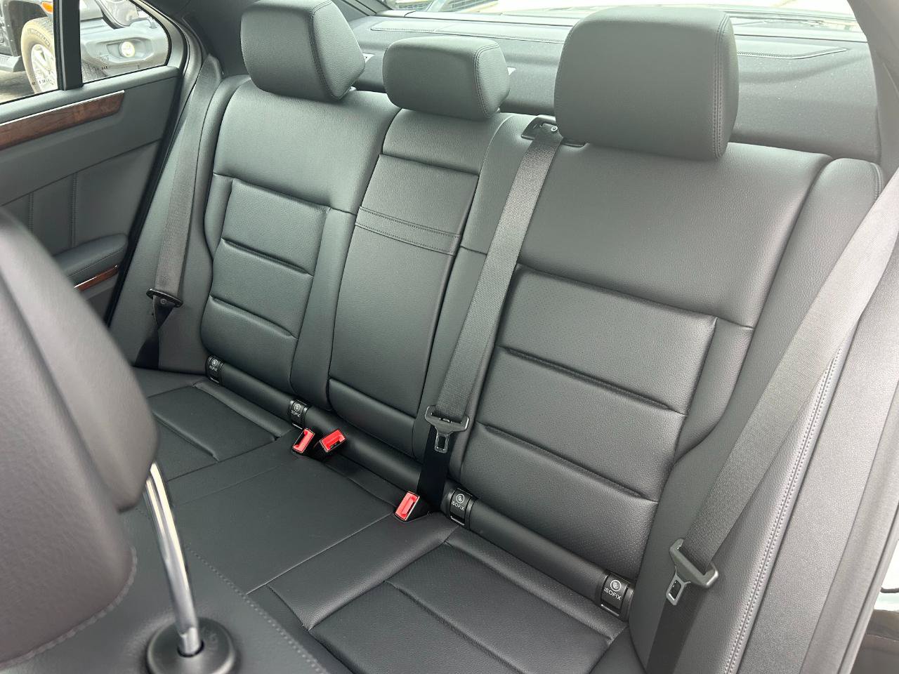 Used 2013 Mercedes-Benz E 350 BlueTEC Sedan image 12