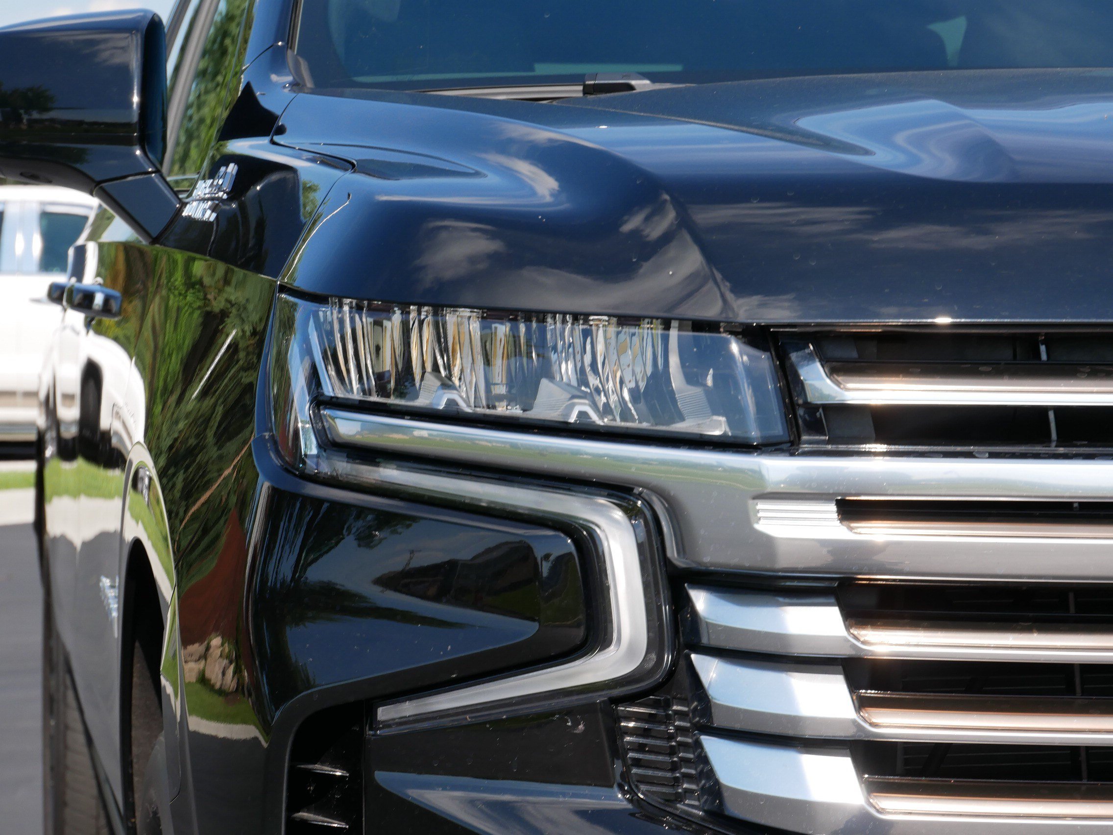 Used 2023 Chevrolet Suburban High Country AWD/4WD image 16