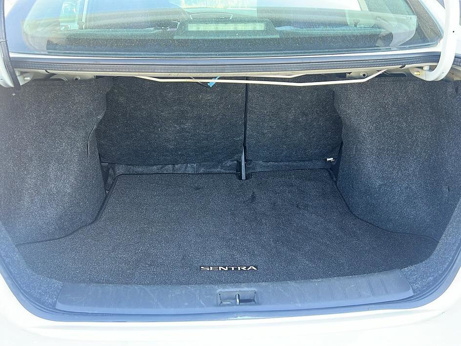 Used 2015 Nissan Sentra SV FWD image 10