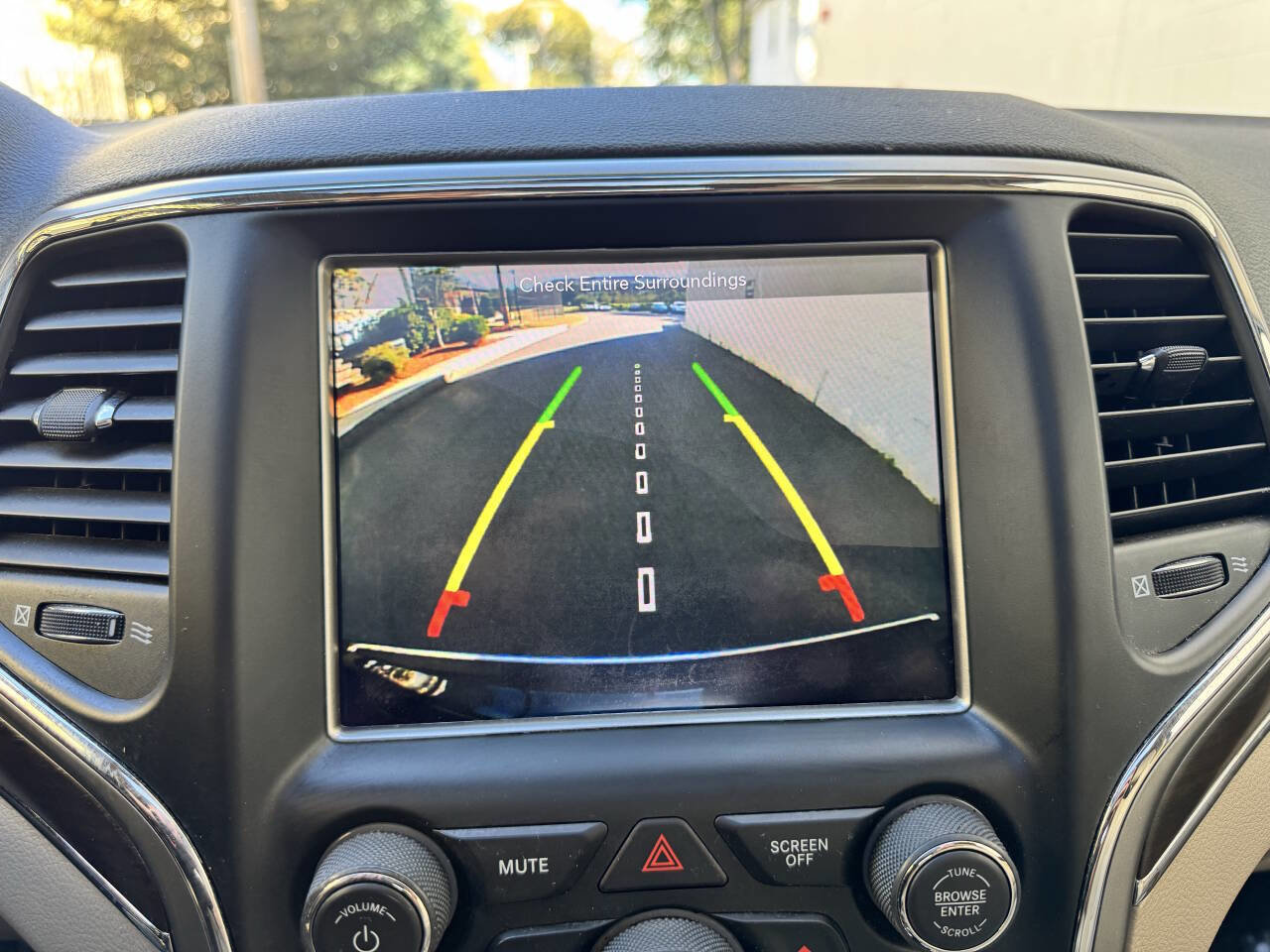 Used 2018 Jeep Grand Cherokee Limited image 35